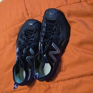 New Balance Minimus Running Shoe Black Purple Trail Runner, women's Size 8.5B